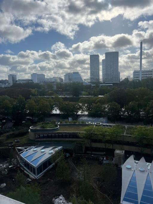 Tour Eiffel Terrasse Vue Seine Apartment Paris Bagian luar foto