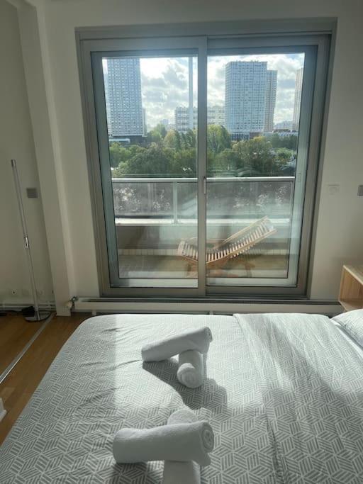 Tour Eiffel Terrasse Vue Seine Apartment Paris Bagian luar foto