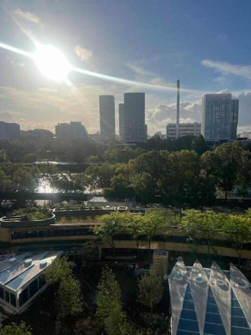 Tour Eiffel Terrasse Vue Seine Apartment Paris Bagian luar foto